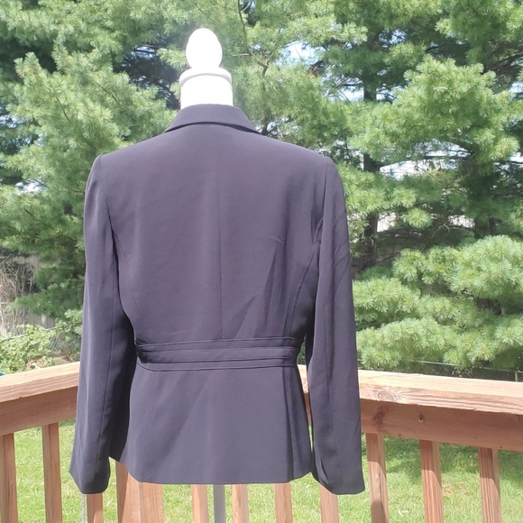 Tahari black blazer 3 button 12 petite - Picture 3 of 11